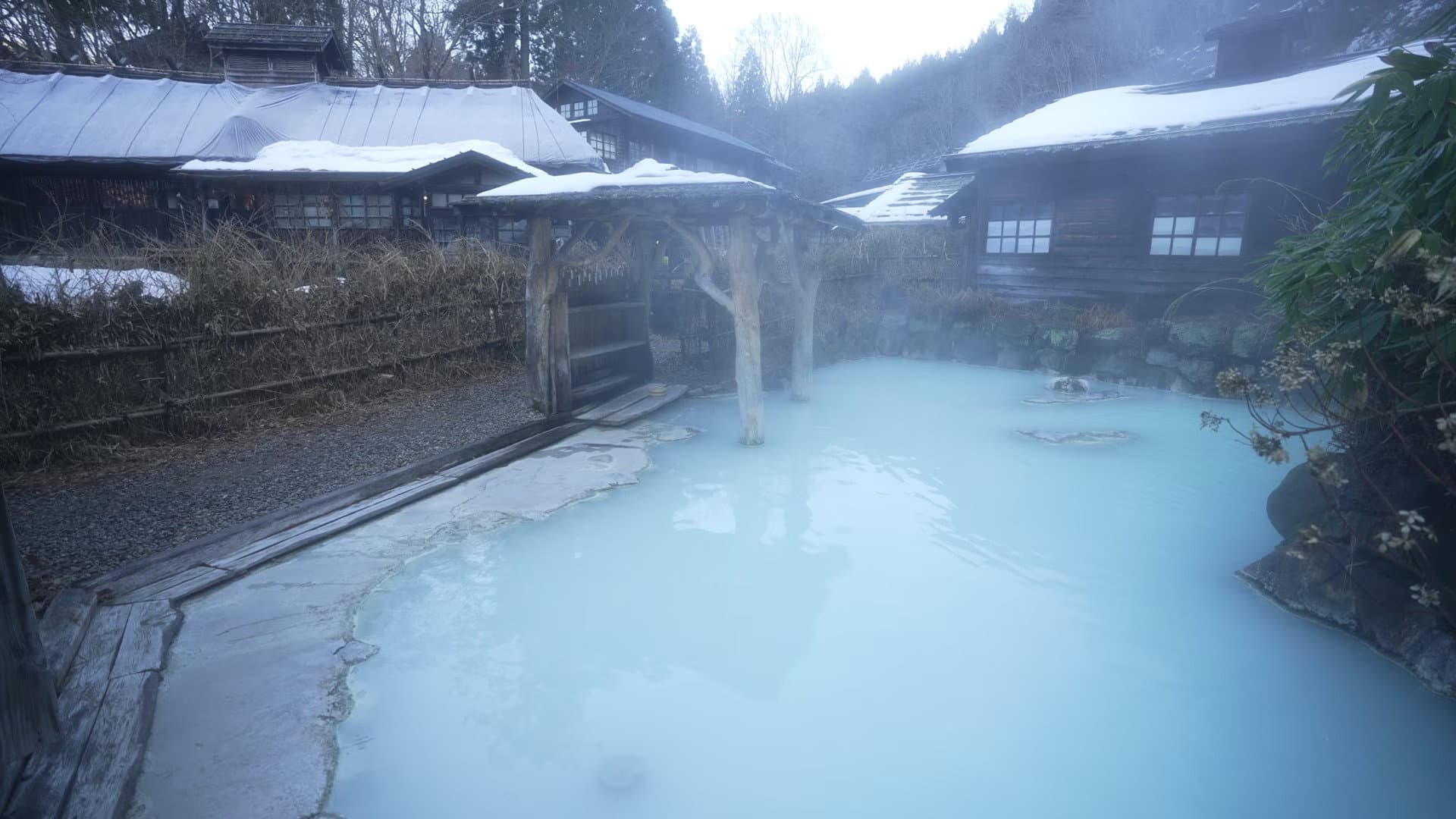 Leisurely Hot Spring Solo Adventure backdrop