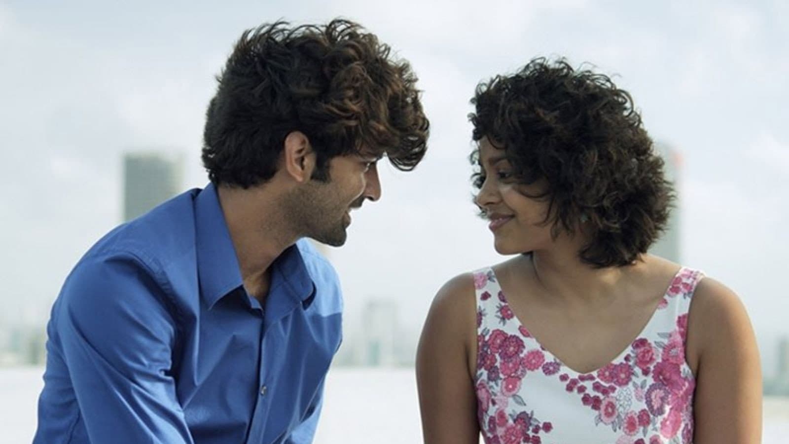 Tu Hai Mera Sunday backdrop