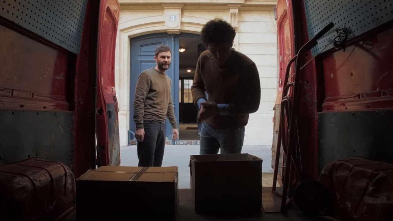 Le Déménagement backdrop
