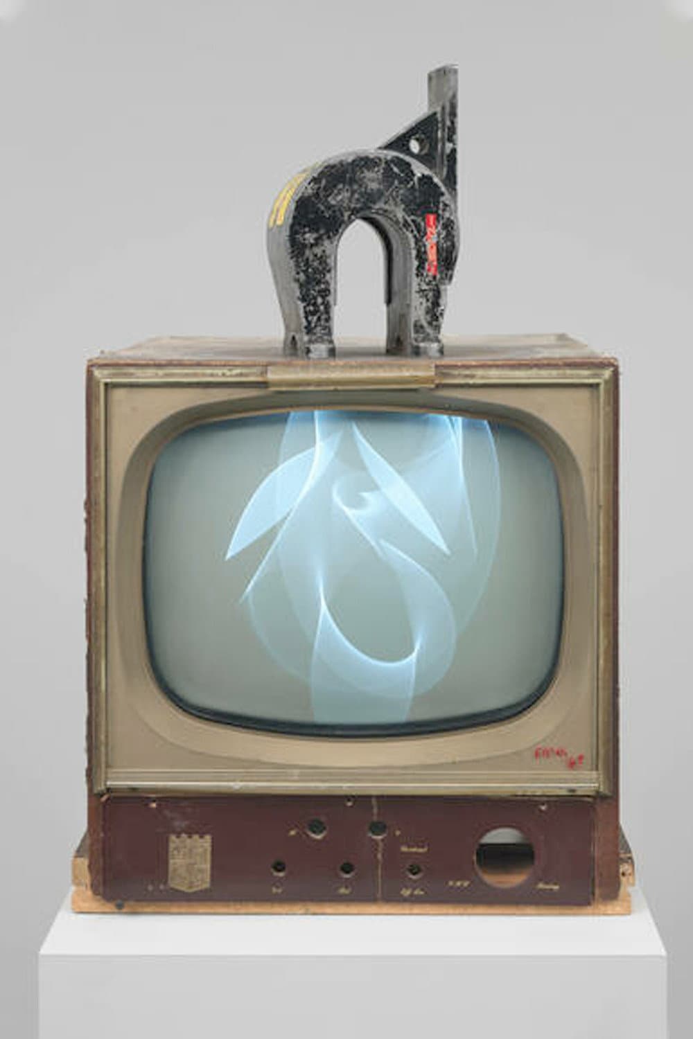 Magnet TV backdrop