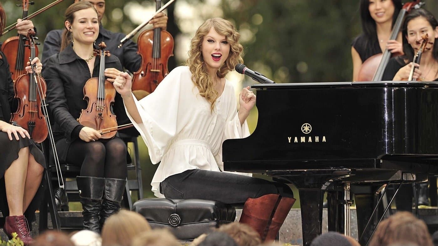 Taylor Swift: Speak Now backdrop