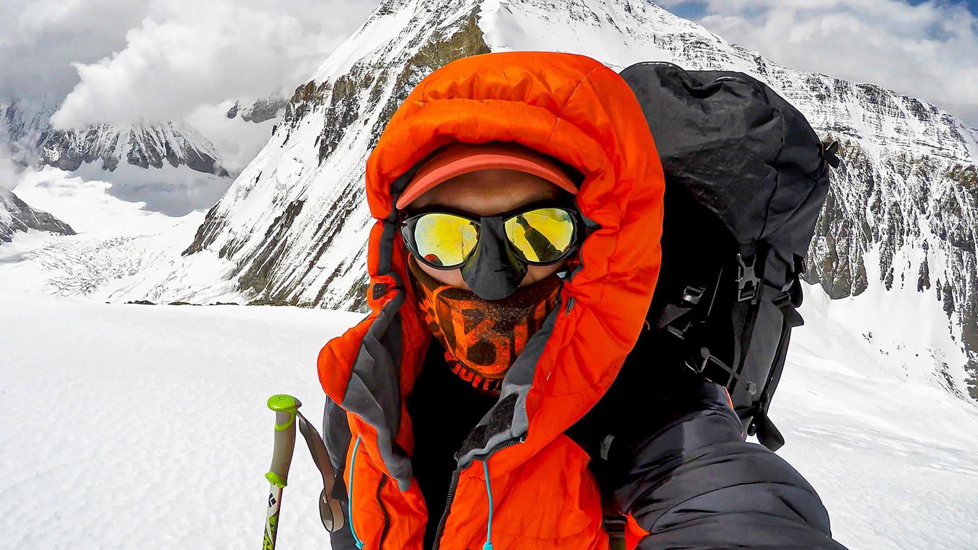 Everest without oxygen backdrop