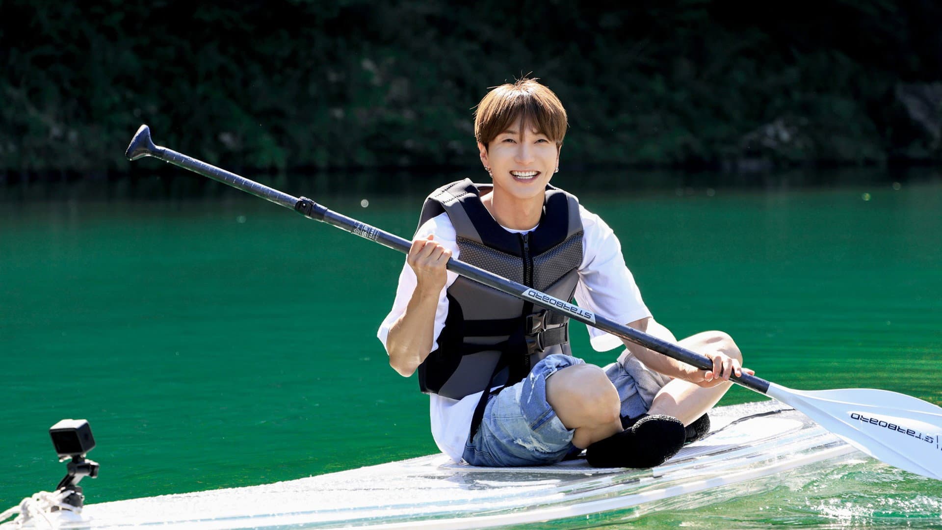 Leeteuk's Solo Trip backdrop