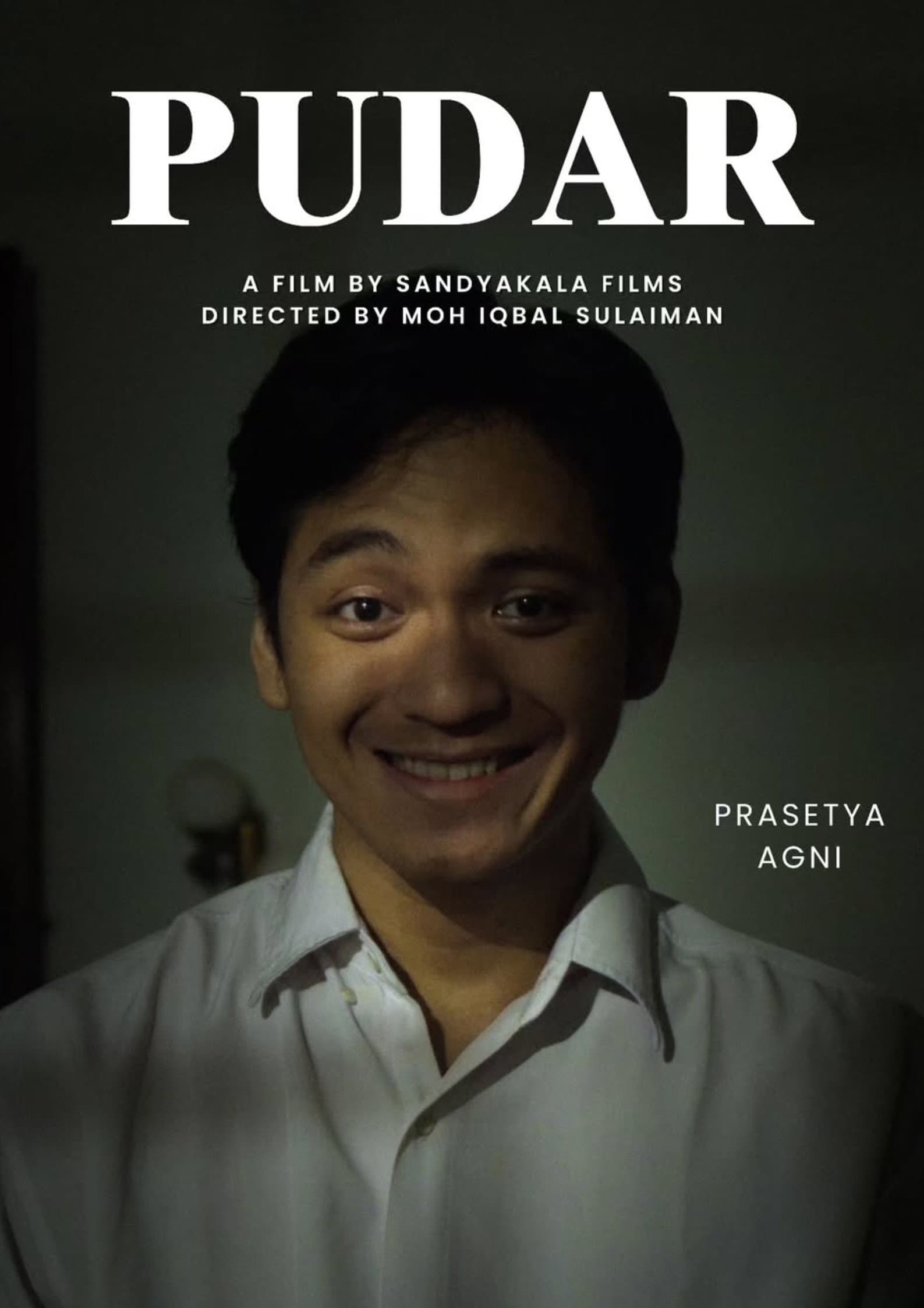 Pudar backdrop