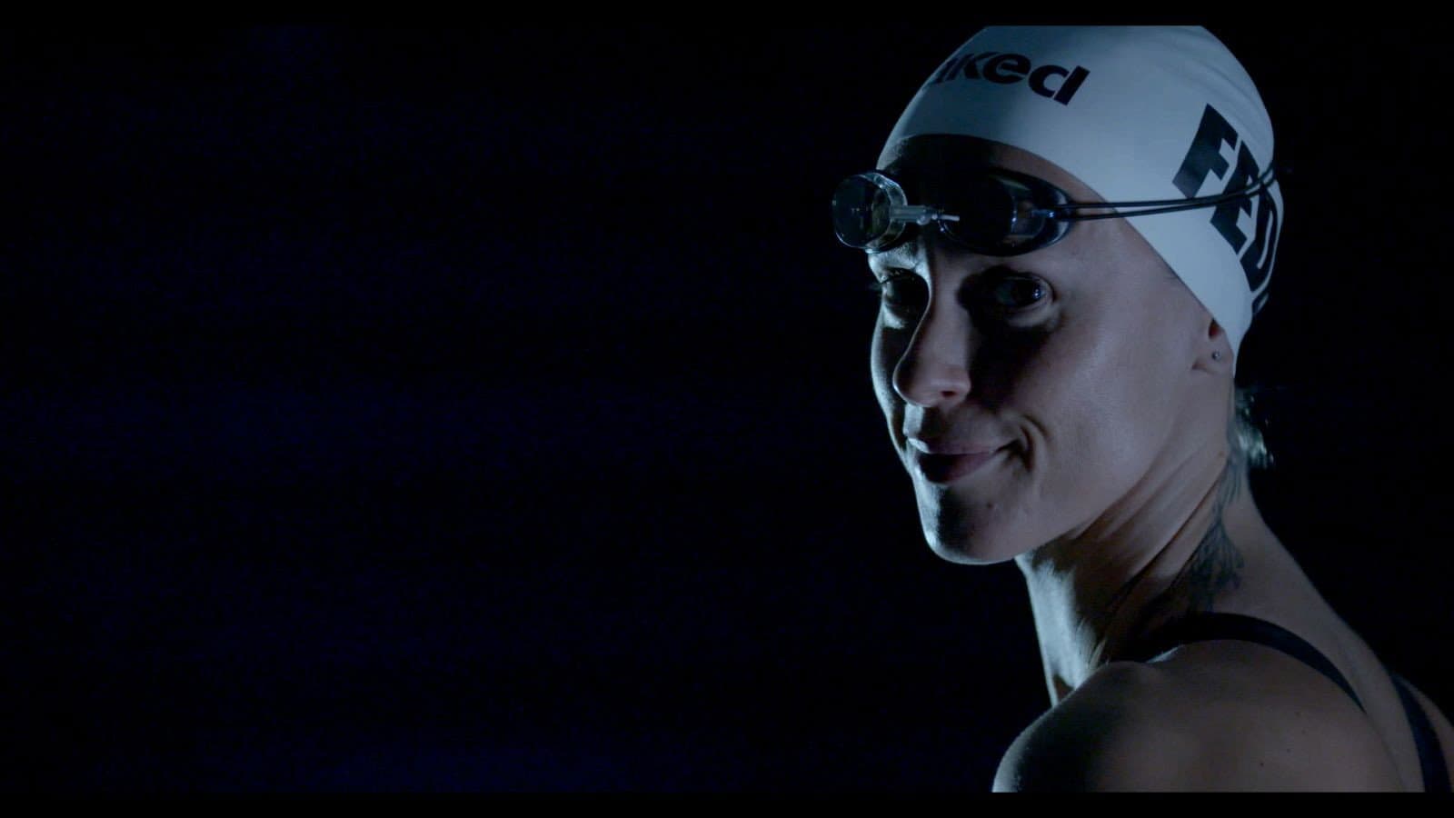 Federica Pellegrini - Underwater backdrop