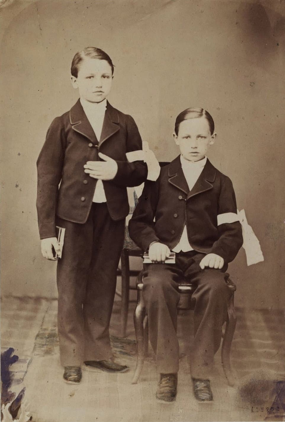 Les trois visages d'Arthur Rimbaud ou la fabrication d'une icône backdrop