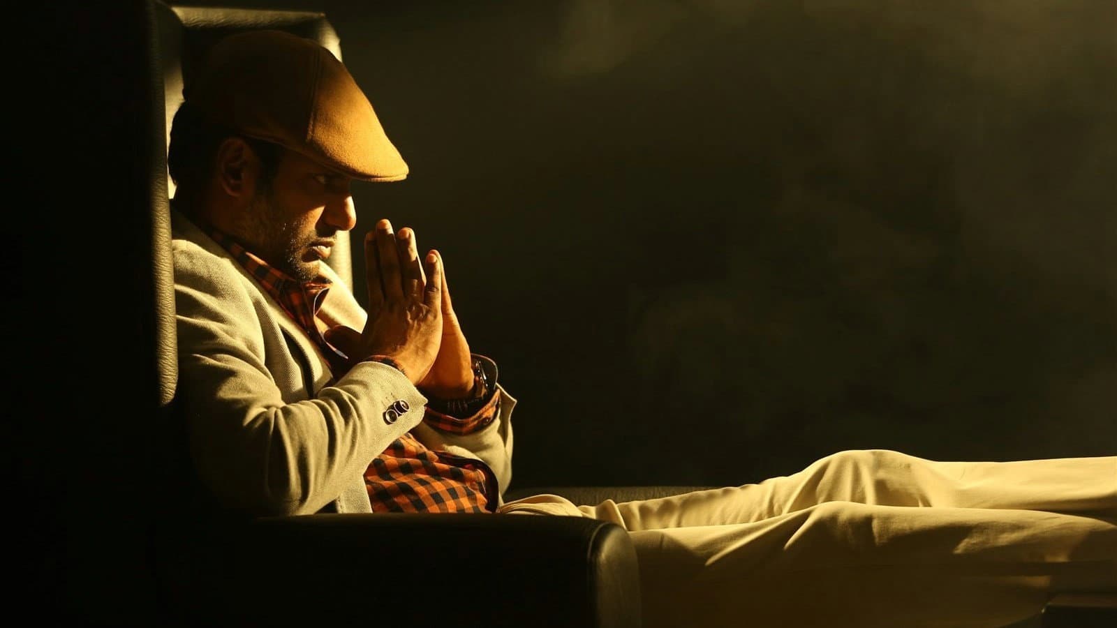 Thupparivaalan backdrop