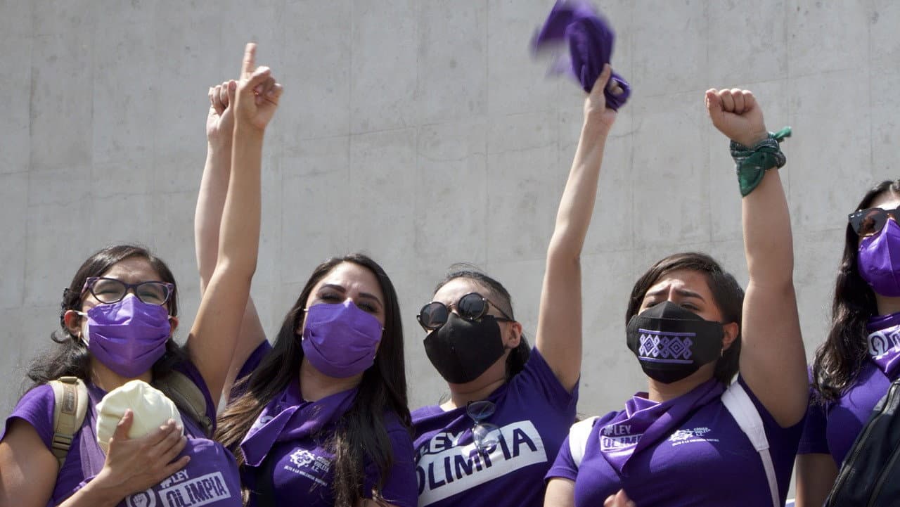 Llamarse Olimpia backdrop