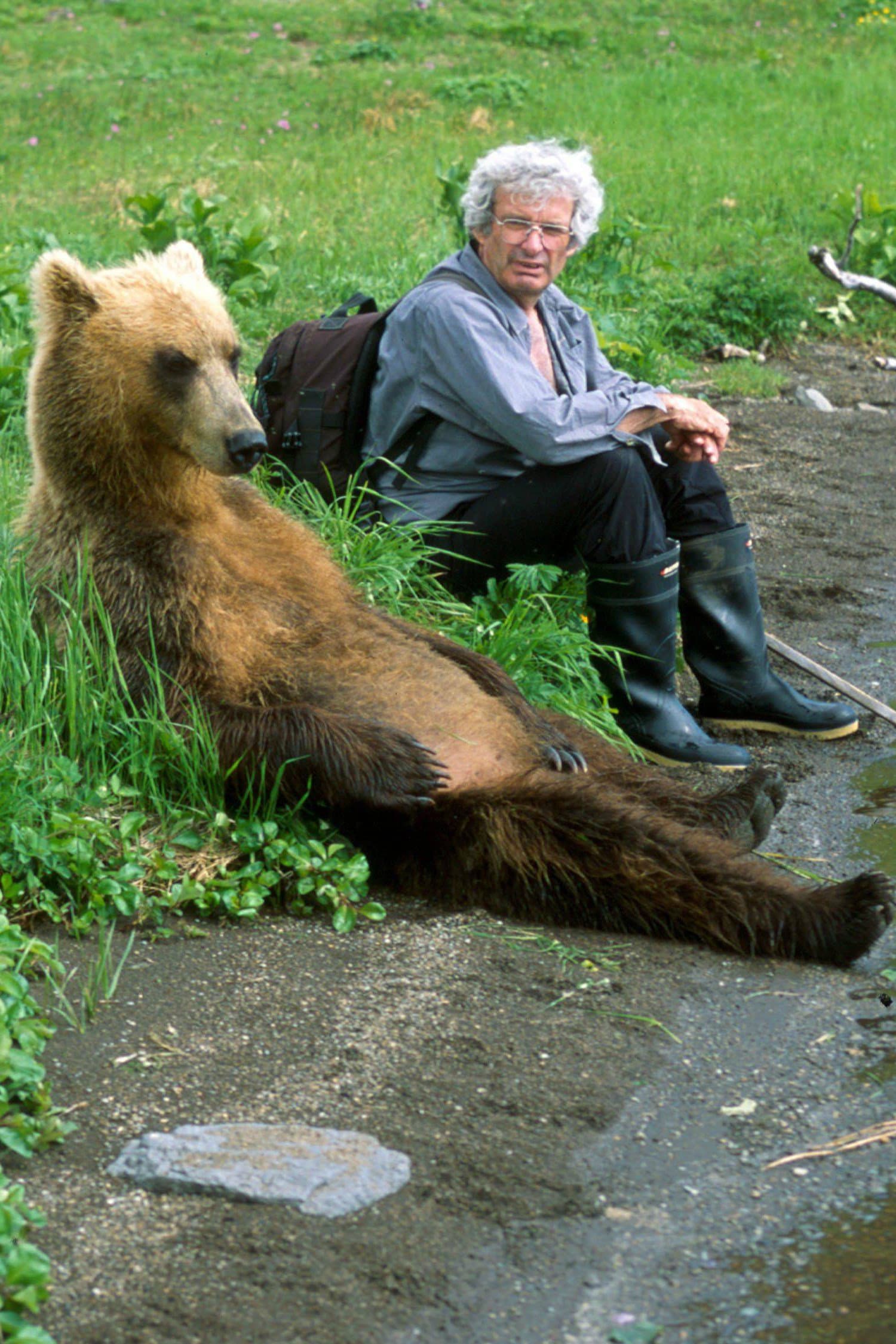 The Grizzlies of Siberia backdrop