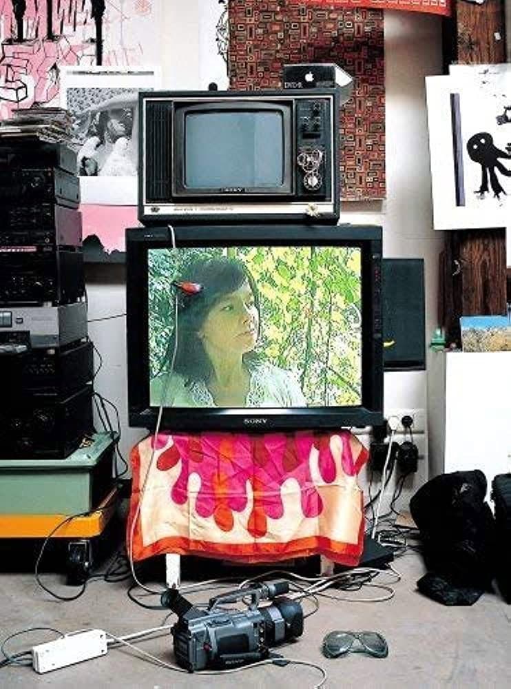 Björk: Minuscule backdrop